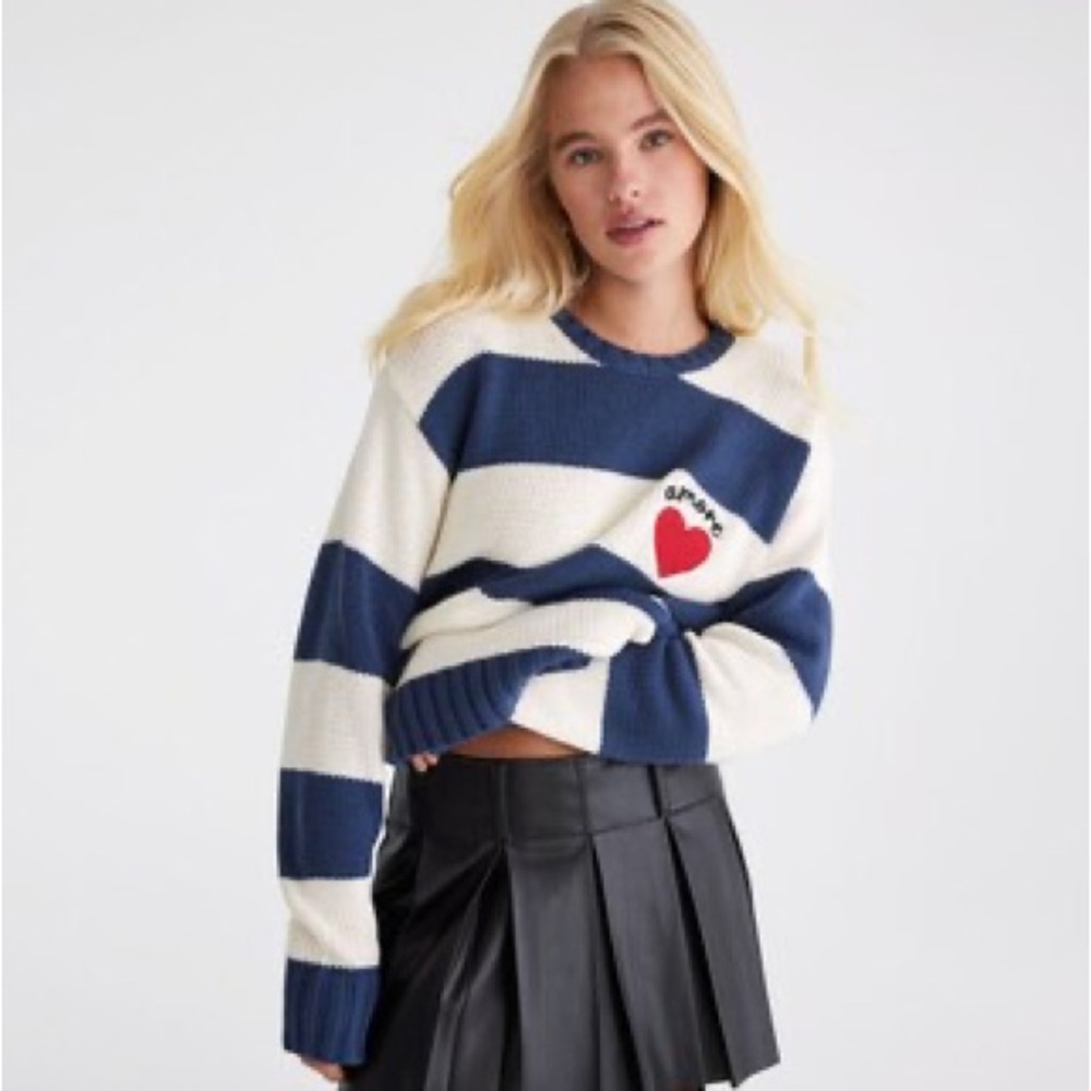 Amore Striped Crew Sweater NWT Size Small